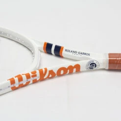 Wilson Clash 100L V2 Roland Garros 2023 8 Wilson Clash 100L V2 Roland Garros 2023 -BROOKS Store 102983 3
