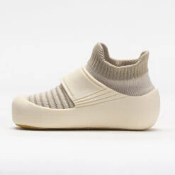 Jbrds Stand2Walk -BROOKS Store 121402 3 1