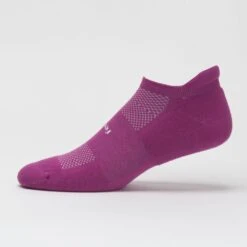 Feetures High Performance Cushion No Show Tab Socks -BROOKS Store 650476 309 1 37edace9 76f8 48bc ad93 f6d77e2655c7