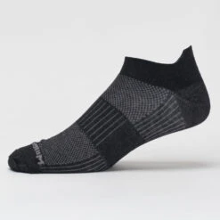 WrightSock Double Layer Coolmesh II No Show Tab Socks 28 WrightSock Double Layer Coolmesh II No Show Tab Socks -BROOKS Store 650625 301 1