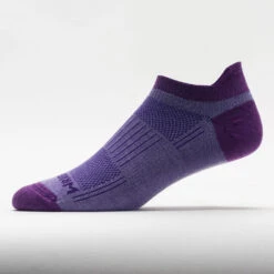 WrightSock Double Layer Coolmesh II No Show Tab Socks 33 WrightSock Double Layer Coolmesh II No Show Tab Socks -BROOKS Store 650625 901 1