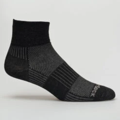 WrightSock Double Layer Coolmesh II Quarter Socks 25 WrightSock Double Layer Coolmesh II Quarter Socks -BROOKS Store 651002 530 2