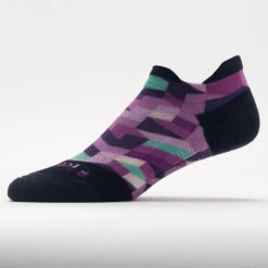 Feetures Elite Light Cushion No Show Tab Geo Print Socks -BROOKS Store 651297 567 1
